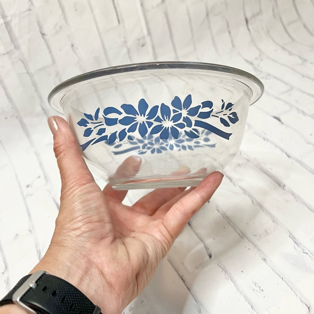 Pyrex Corning NY USA glass mixing bowl blue ribbons and flowers pattern - Picture 5 of 7